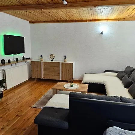 Pocitniska Hisa Alica * Crna na Koroskem