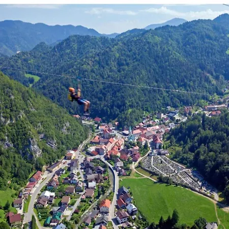 Pocitniska Hisa Alica Hébergement de vacances *