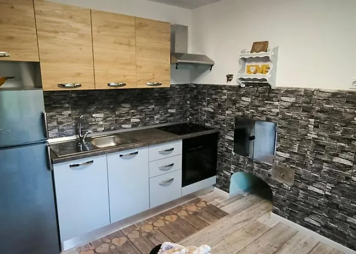 Pocitniska Hisa Alica Vikendica *